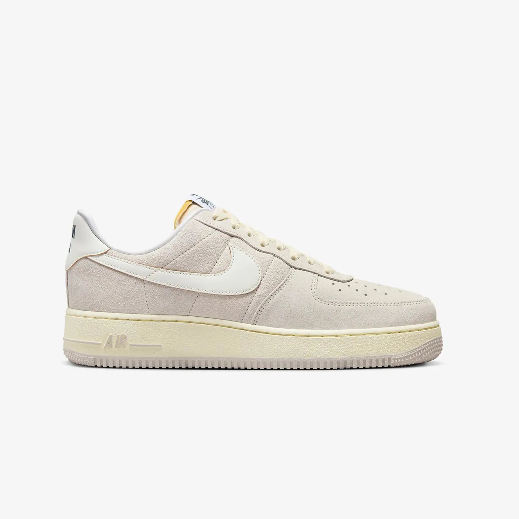 AIR FORCE 1 '07 'LT OREWOOD BRN/SAIL-COCONUT MILK'