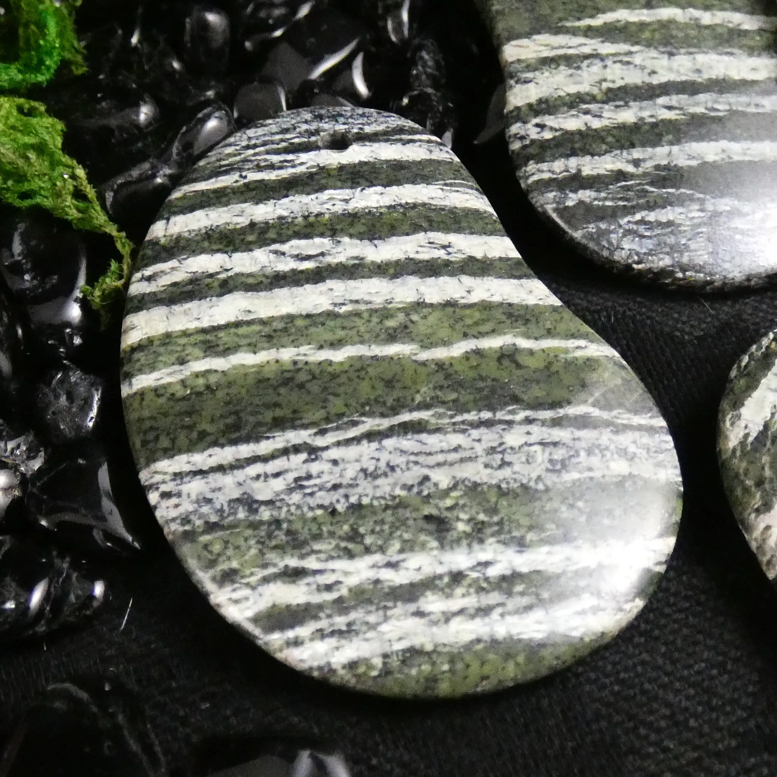 Chrysotile in Serpentine Pendants