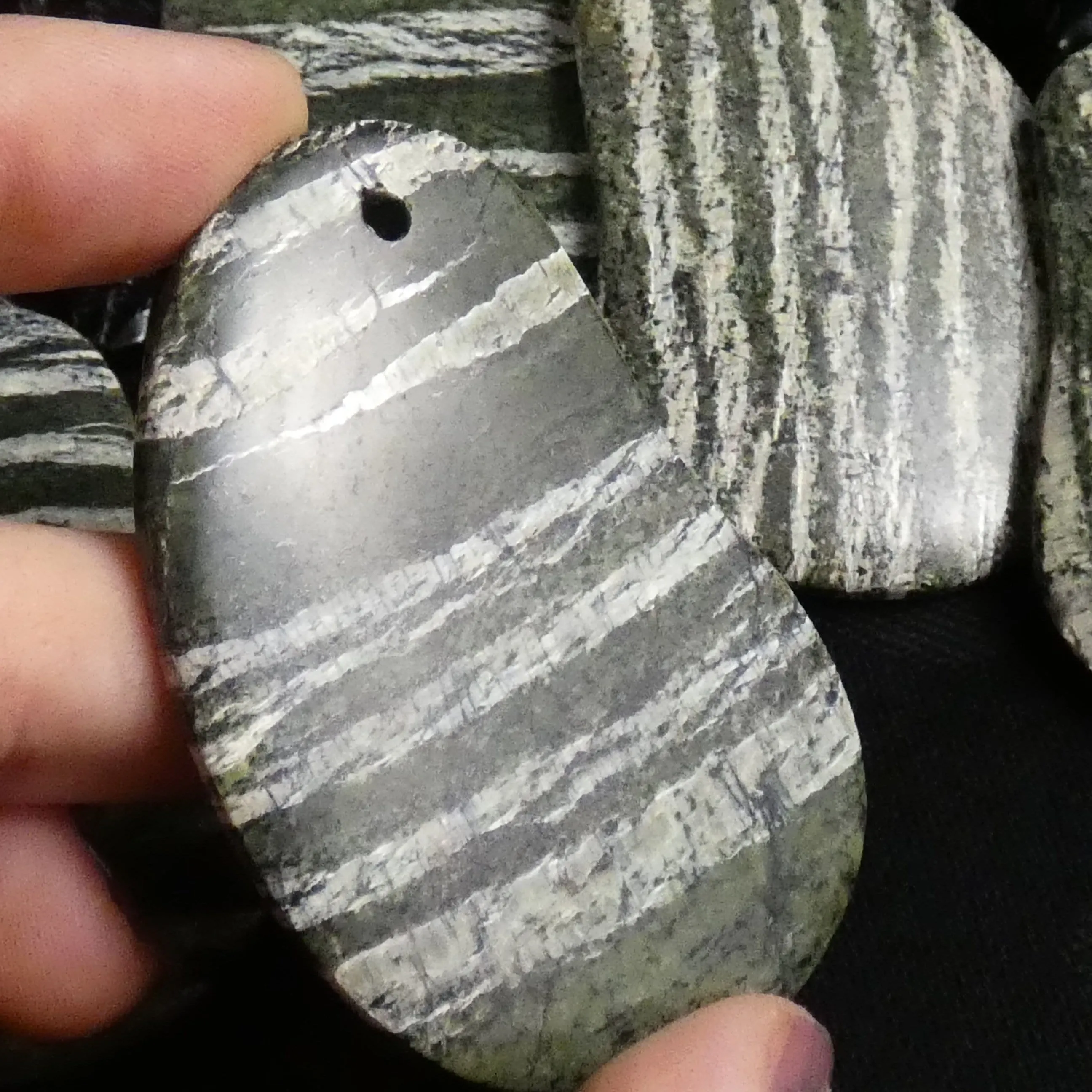 Chrysotile in Serpentine Pendants