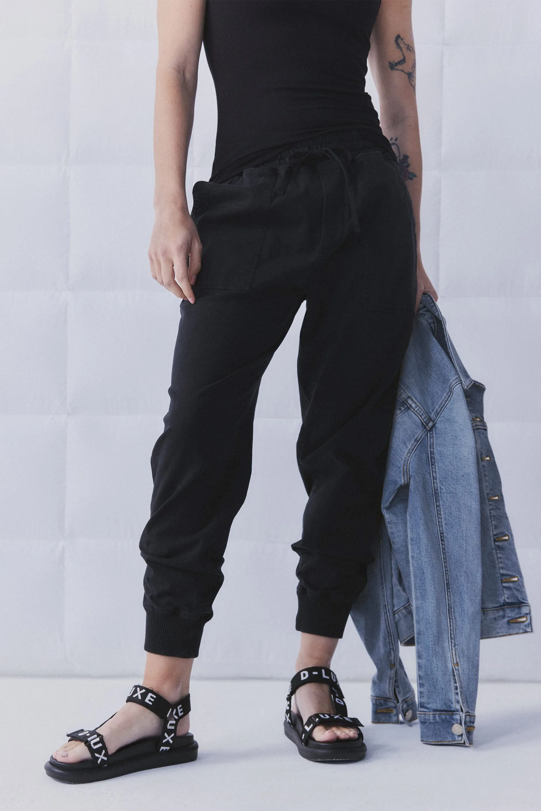 D-Luxe Relaxed Spliced Pant