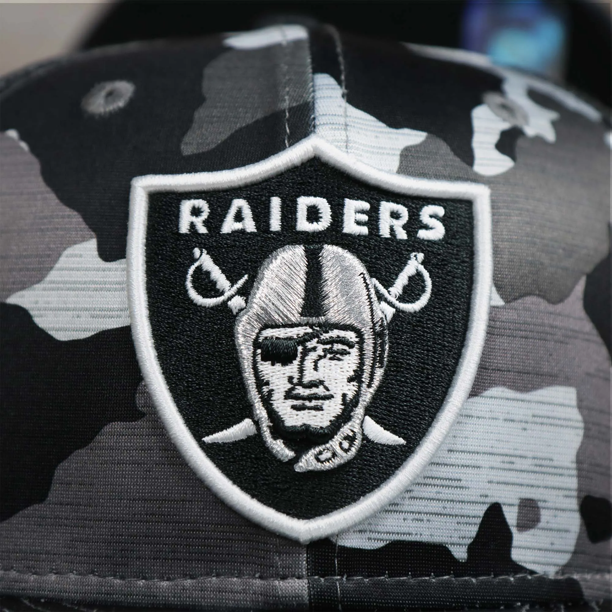 Los Angeles Raiders NFL OnField Summer Training 2022 Camo 9Fifty Snapback | Black Camo 9Fifty