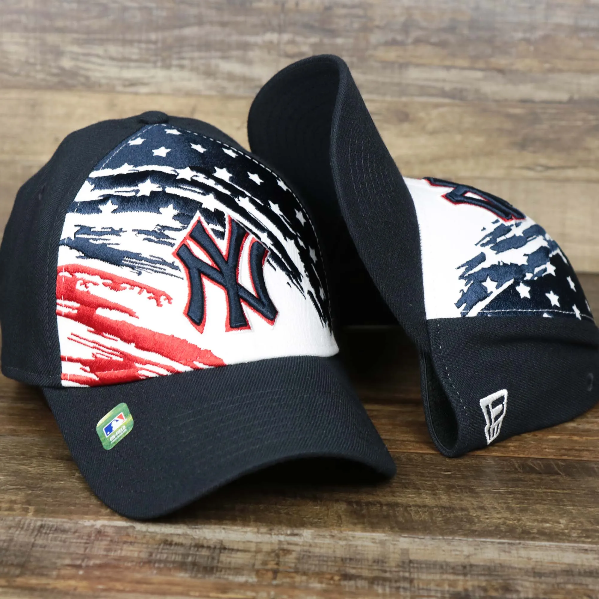 New York Yankees 2022 4th of July Stars And Stripes 39Thirty | Red FlexFit Cap