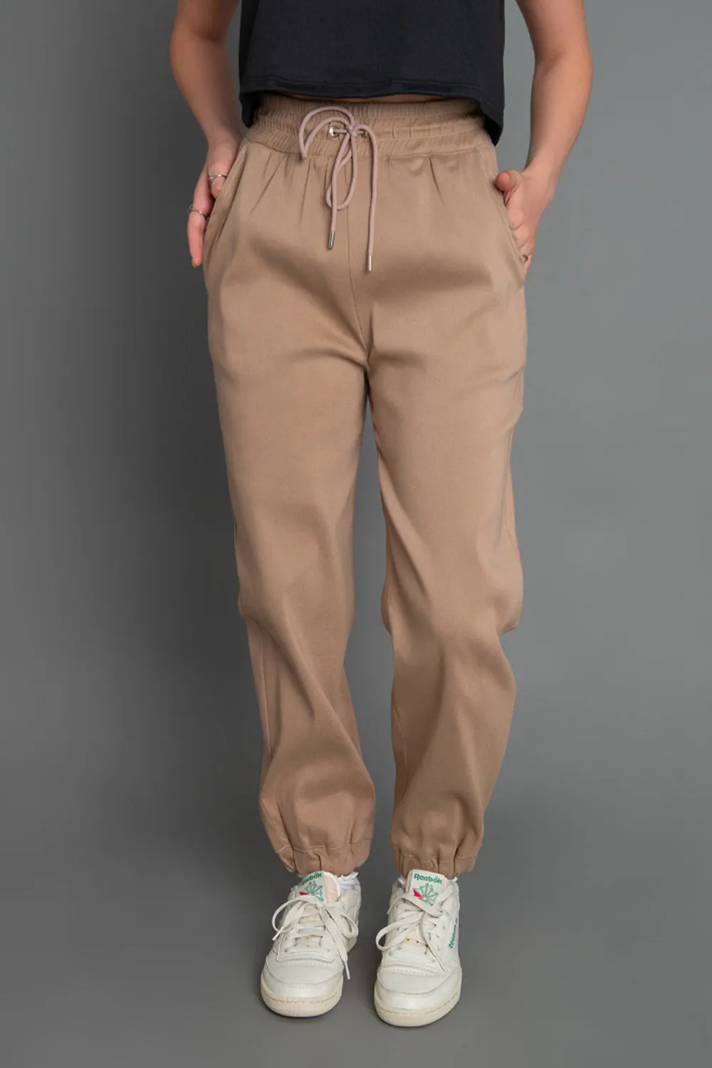 Pantalón jogger fit recto con jareta