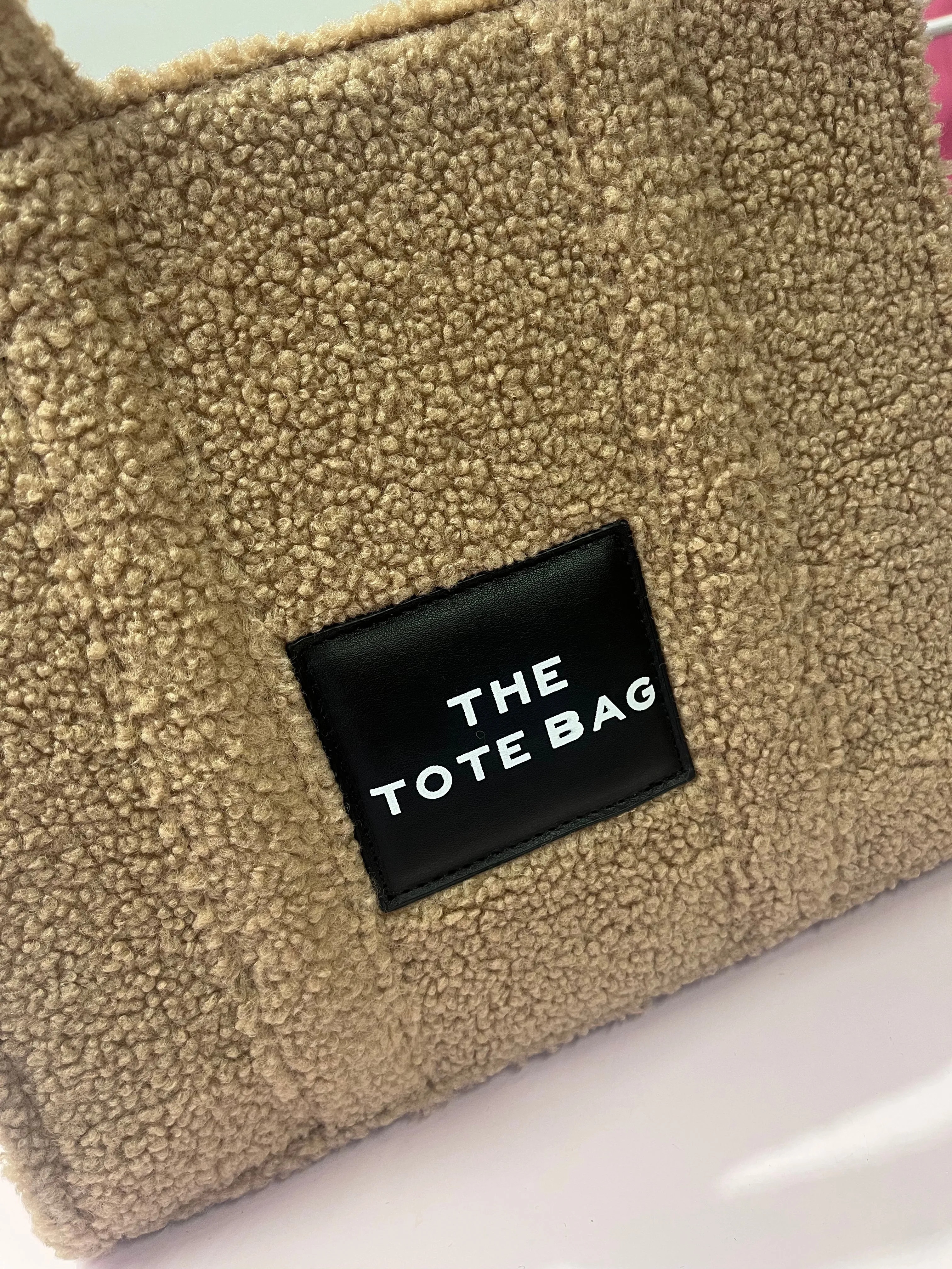 The Teddy Tote Bag > Apricot