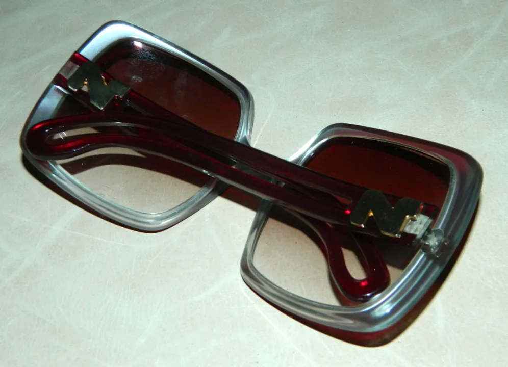 vintage 1970s sunglasses NINA RICCI PARIS oversized PLUM square frames glasses