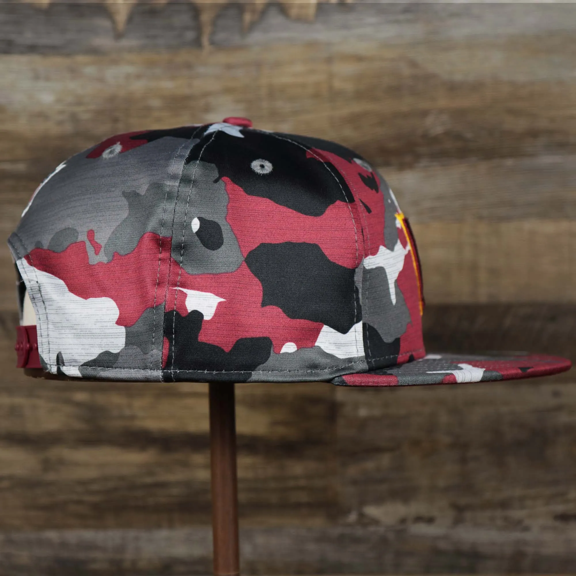 Washington Commanders NFL OnField Summer Training 2022 Camo 9Fifty Snapback | Burgundy Camo 9Fifty