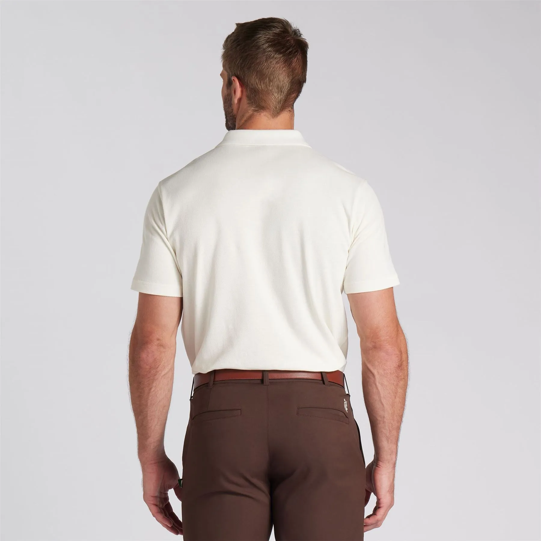 x QGC Post Round Polo Warm White - SS24